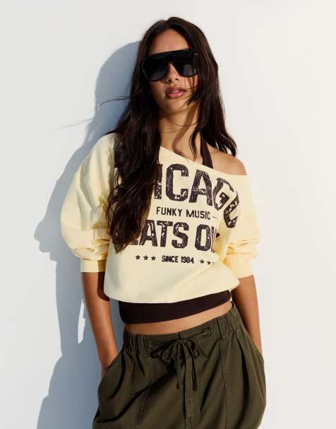 Bershka Sweatshirt mit doppeltem asymmetrischem Ausschnitt in Gelb - view 1