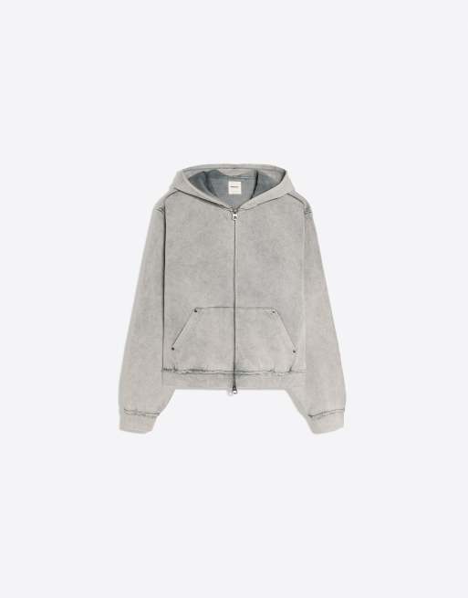 Bershka Sweatshirt mit Nieten, Reißverschluss und Kapuze in Hellgrau, 5 von 5