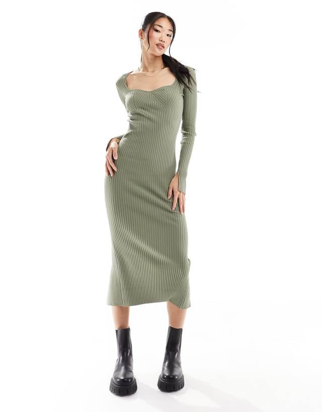 Bershka - sweetheart neckline knitted maxi dress in khaki