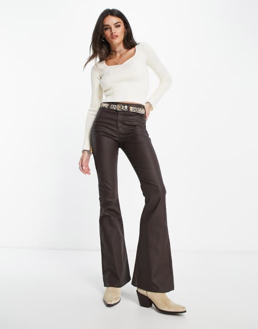Bershka sweetheart neckline long sleeve knitted top in cream, 4 of 4