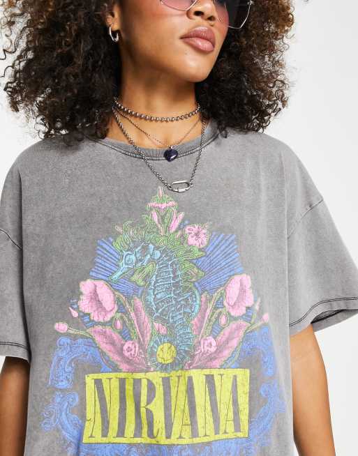 Bershka – Szary T-shirt oversize z napisem „Nirvana” z efektem sprania, 3 z 4