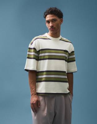 Bershka - T-shirt à manches courtes coupe carrée - Blanc