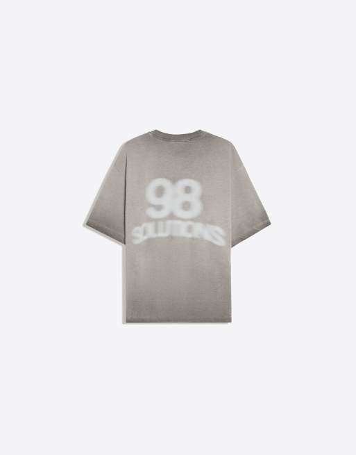 Bershka T-shirt à manches courtes effet délavé avec imprimé polaire en gris, 7 de 7