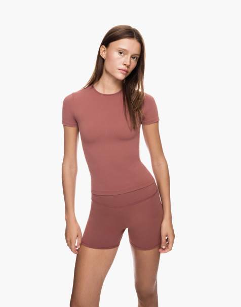 Bershka - T-shirt à manches courtes en tissu respirant à séchage rapide - Terracotta - view 1