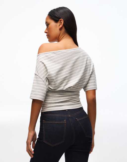 Bershka - T-shirt a maniche corte bianca con stampa asimmetrica, 3 di 6