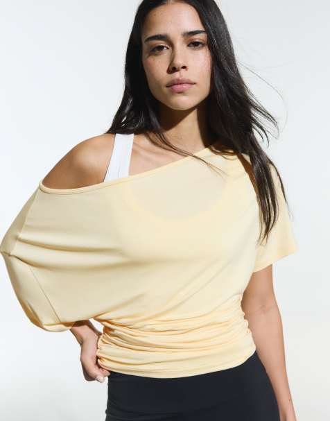 Bershka - T-shirt a maniche corte gialla con stampa asimmetrica - view 1