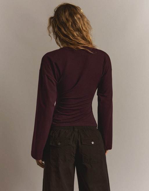 Bershka T-shirt a maniche lunghe arricciata bordeaux, 3 di 5