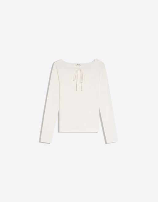 Bershka T-shirt a maniche lunghe con scollo con chiusura a nodo in bianco, 5 di 5