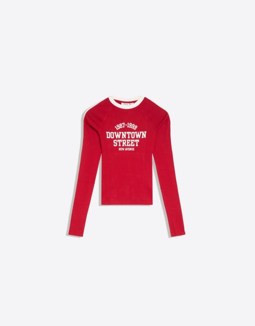 Bershka T-shirt a maniche lunghe con stampa a contrasto rossa, 4 di 5