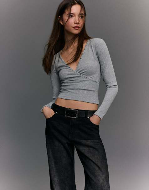 Bershka - T-shirt a maniche lunghe grigio chiaro con borchie - view 1