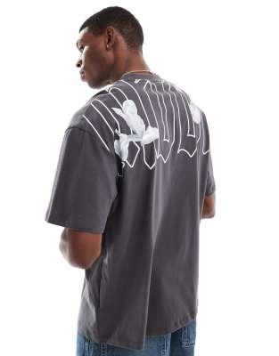 DESIGN - T-shirt Oversize Grigia Con Stampa Sul Davanti E Stampa Di Montagne Sul Retro