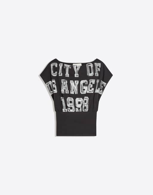 Bershka - T-shirt asymétrique à imprimé et manches courtes - Gris délavé, 4 de 4