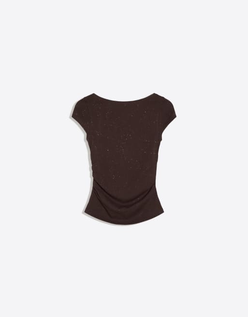 Bershka T-shirt con scollo a barchetta e nodo sulla schiena marrone, 5 di 5