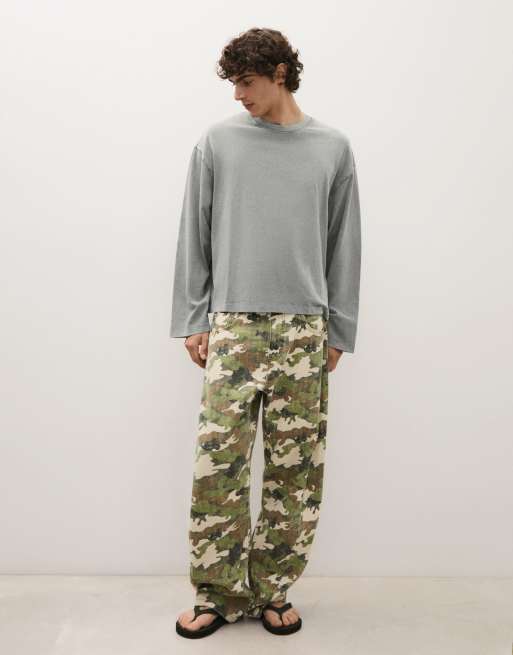 Bershka t-shirt coupe carrée à manches longues en gris foncé, 2 de 5