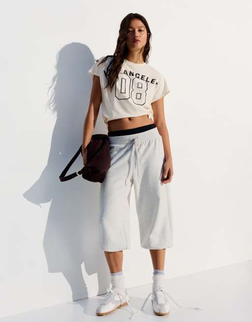 Bershka - T-shirt écru con stampa e nodo, 4 di 5