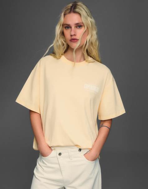 Bershka – T-Shirt in Gelb mit Print - view 1