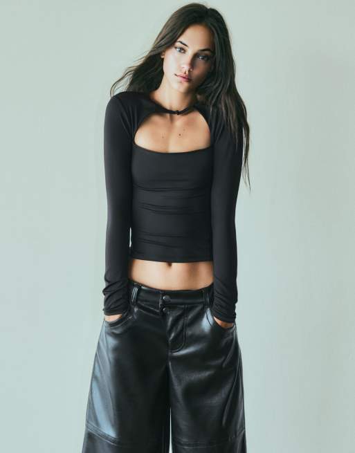 Bershka T-shirt in poliammide cut-out nera, 2 di 5