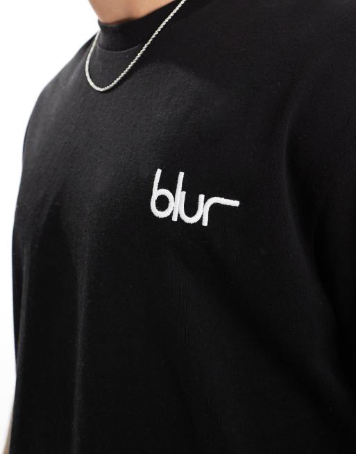 Bershka – T-Shirt in Schwarz mit „blur“-Print auf dem Rücken, 3 von 4