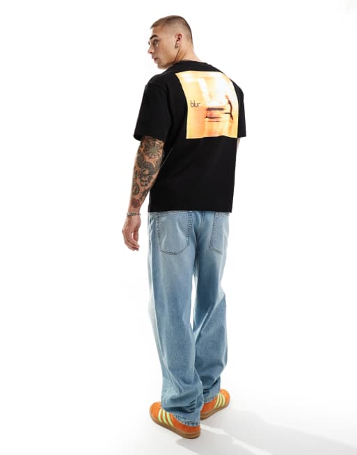 Bershka – T-Shirt in Schwarz mit „blur“-Print auf dem Rücken, 4 von 4