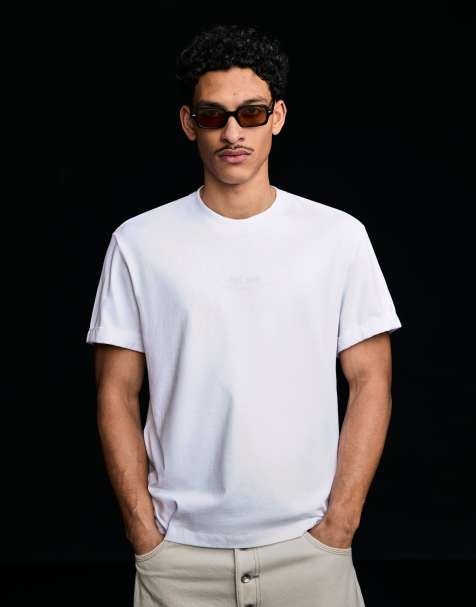 Bershka – T-Shirt in Weiß mit Print und umgeschlagenen Ärmeln - view 1