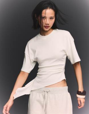 T-Shirt in Weiß mit Raffung Weiß S
