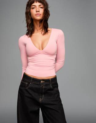 Bershka - T-shirt manches longues à fronces - Rose | ASOS