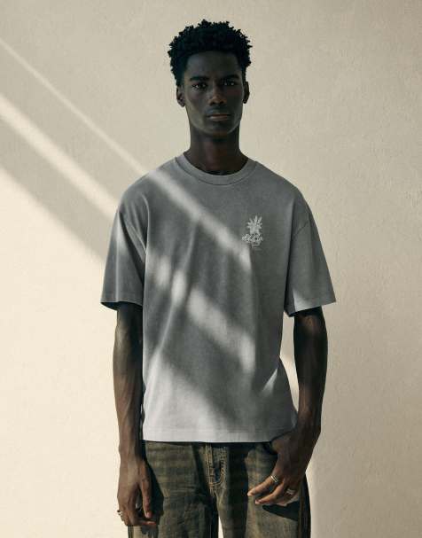 Bershka t-shirt med korta ärmar, avslappnad passform och tryck i grått - view 1