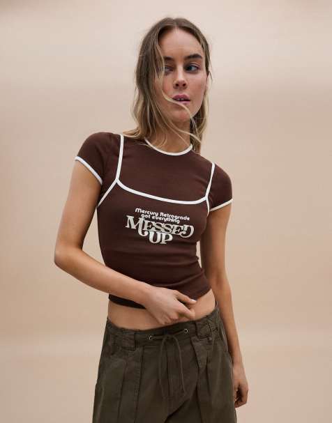 Bershka T-shirt med korte ærmer og kontrastprint i brun - view 1