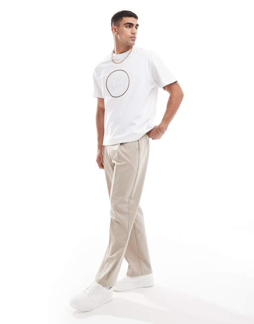 Bershka - T-shirt met borduursel op de borst in wit 