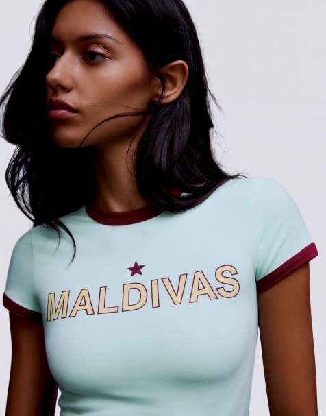 Bershka T-shirt met contrasterende print en aansluitende pasvorm in denimblauw - view 1