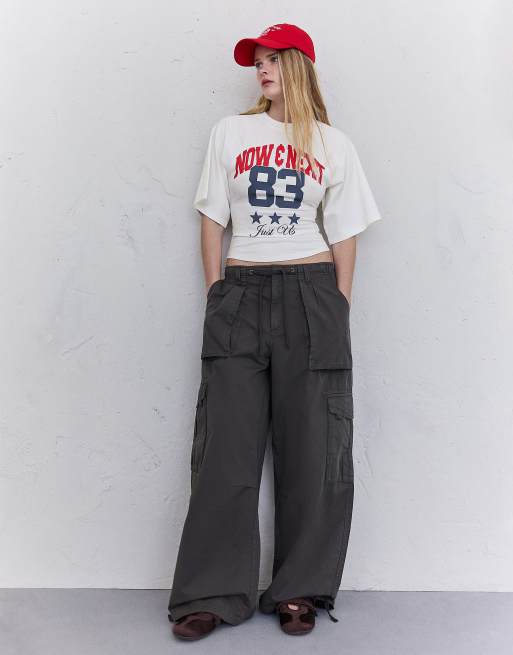 Bershka T-shirt met corset-effect en print in wit, 4 van 5