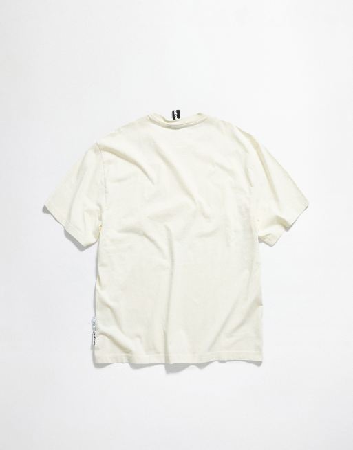 Bershka T-shirt met korte mouwen en patch in ecru, 6 van 6