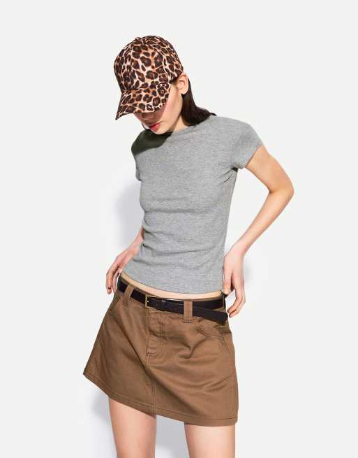Bershka - T-shirt met korte mouwen en ronde hals in grijs