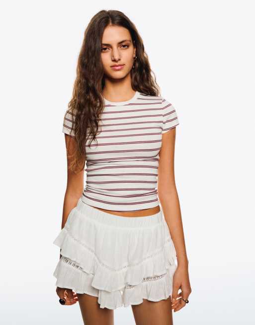 Bershka - T-shirt met korte mouwen en ronde hals in wit