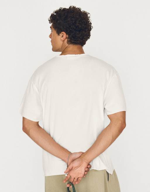 Bershka - T-shirt met korte mouwen en V-hals in wit, 3 van 4