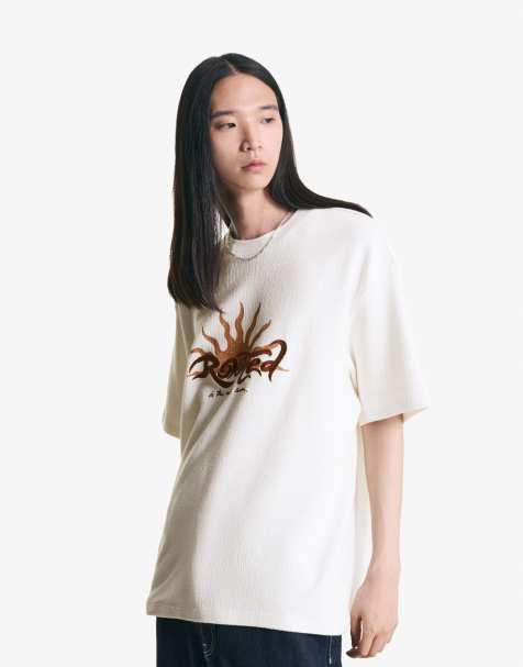 Bershka - T-shirt met korte mouwen, textuur en borduursel in wit - view 1