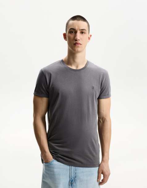 Bershka - T-shirt met korte, opgerolde mouwen en geborduurd logo in donkergrijs - view 1