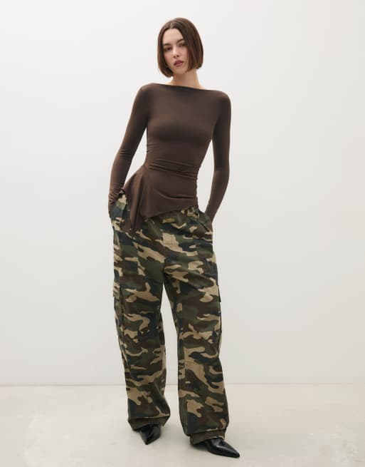 Bershka T-shirt met lange mouwen, asymmetrisch en gerimpeld, bruin, 2 van 5