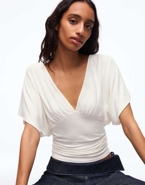 Bershka - T-shirt met V-hals en rimpeleffect in wit - view 1