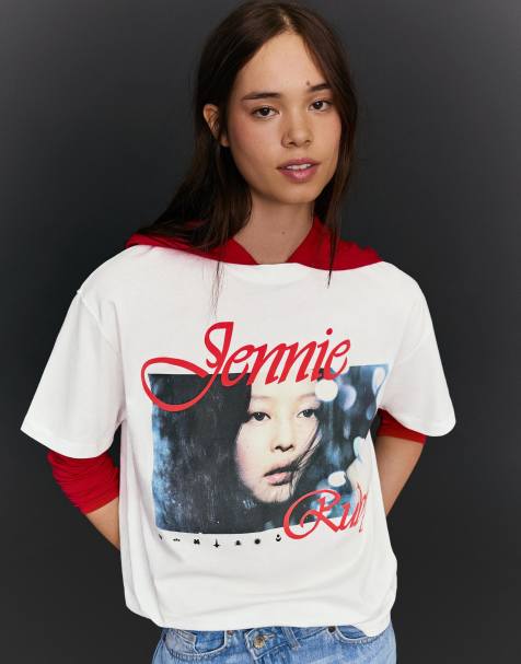 Bershka - T-shirt oversize bianca a maniche corte con stampa "Jennie Ruby" - view 1