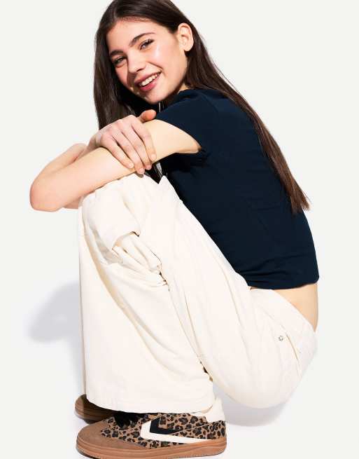 Bershka - T-shirt ras de cou à manches courtes - Bleu marine