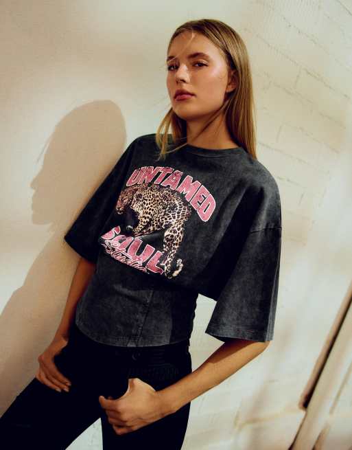 Bershka T-shirt stampata effetto corsetto a maniche corte nera, 2 di 4