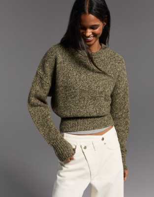 Bershka - Taillierter Pullover in Grün