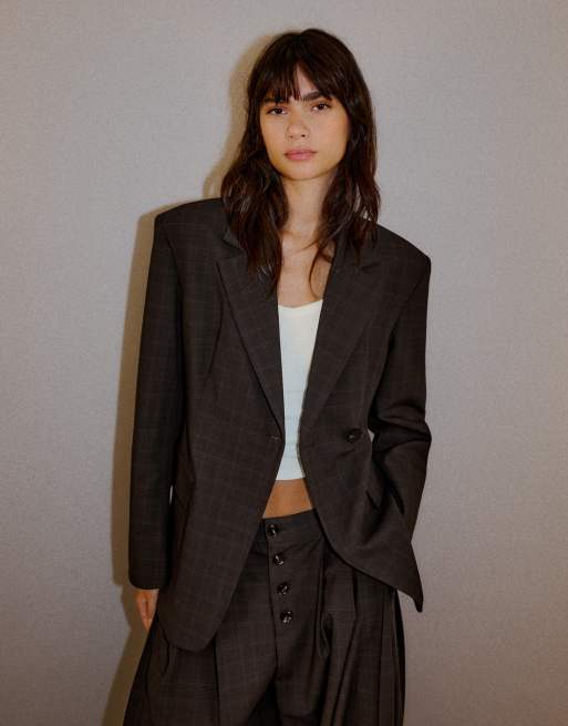 Bershka Side-pleat trousers in dark brown, 4 of 4