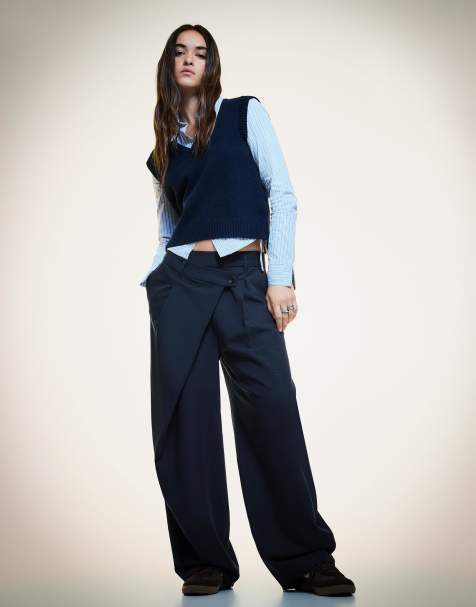 Bershka Tailored fit trousers with crossover waist in navy - view 1