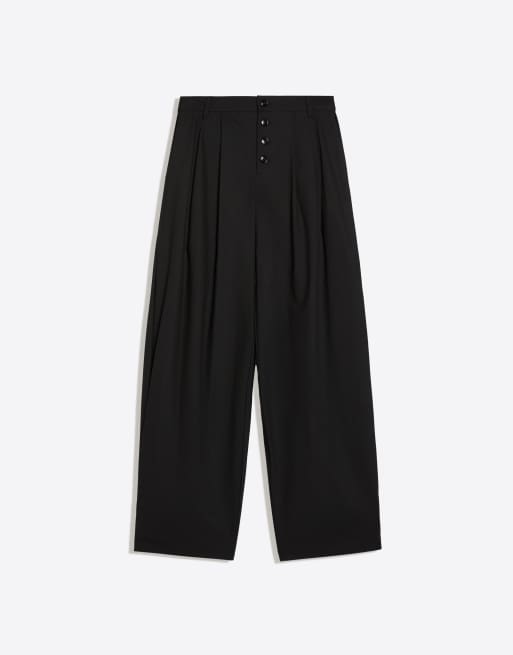 Bershka Tall balloon fit pleated button trousers in black, 6 of 6