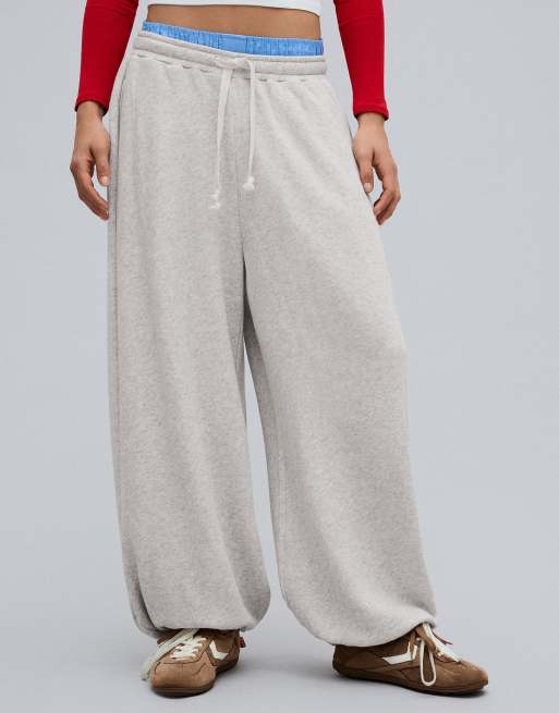 Bershka Tall balloon fit plush trousers in light grey, 4 of 5