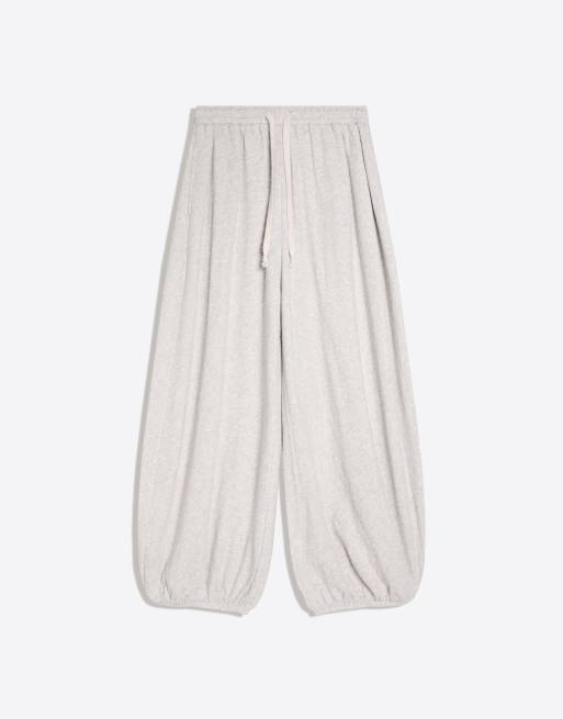 Bershka Tall balloon fit plush trousers in light grey, 5 of 5