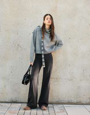 Bershka Tall - Hose in Grau und Schwarz mit weitem Bein