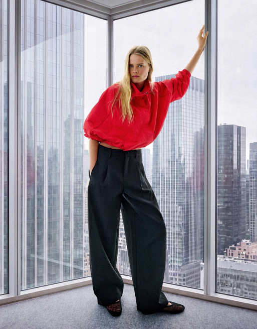 Bershka Tall Hose mit doppeltem Stoff und Abnähern in Schwarz, 2 von 5